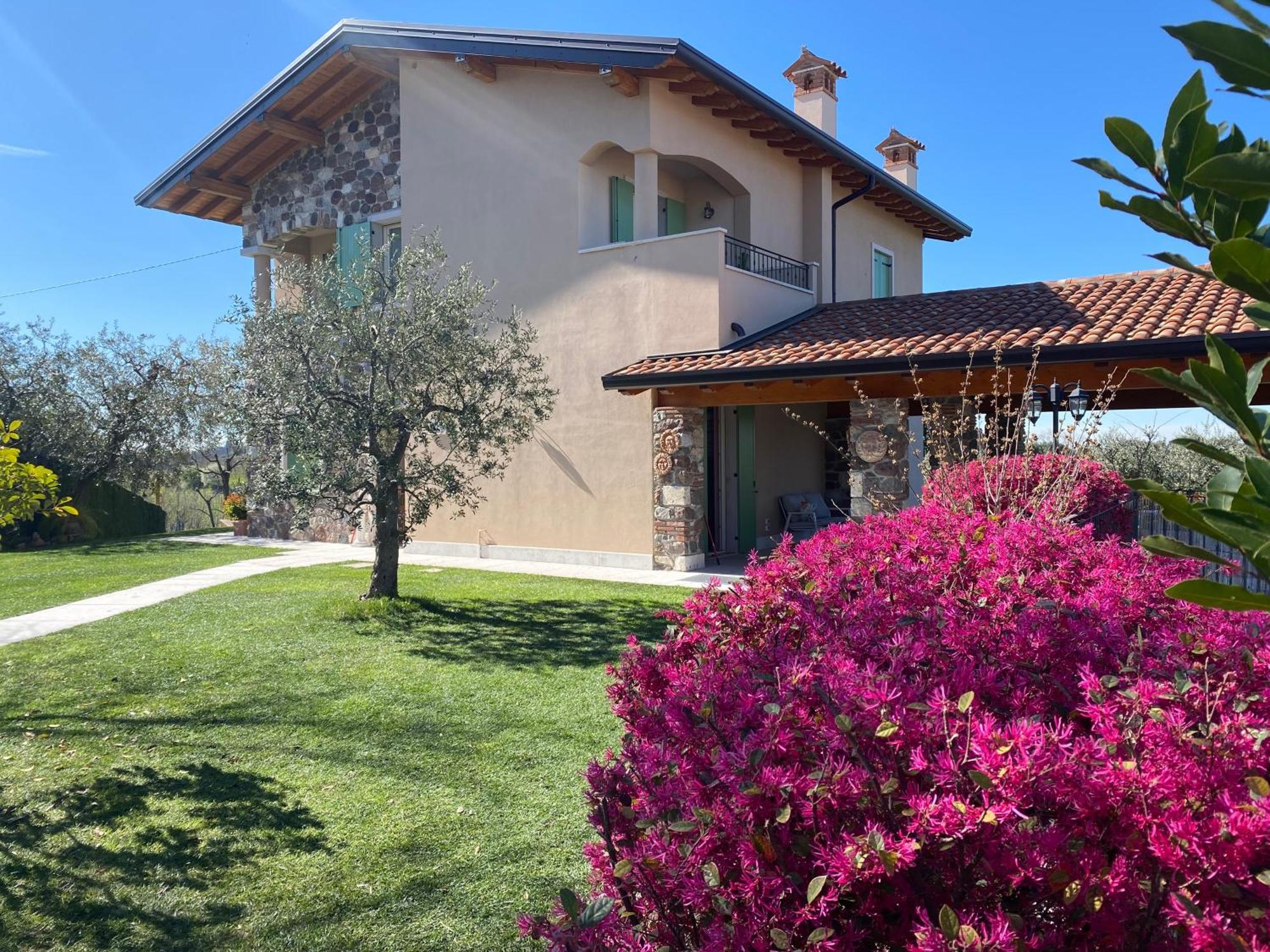 Villa Poggio Bardolino Eksteriør billede